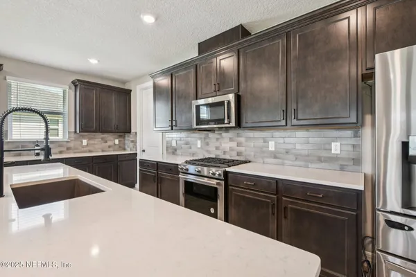 Property Slideshow image 2 of 33 | 729 continuum loop, Yulee, FL, 32097