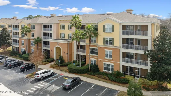 Property Slideshow image 2 of 101 | 9831 del webb pkwy unit 3302, Jacksonville, FL, 32256