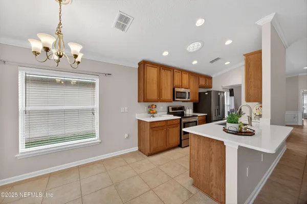 Property Slideshow image 3 of 50 | 9133 sweet tree trl, Jacksonville, FL, 32256