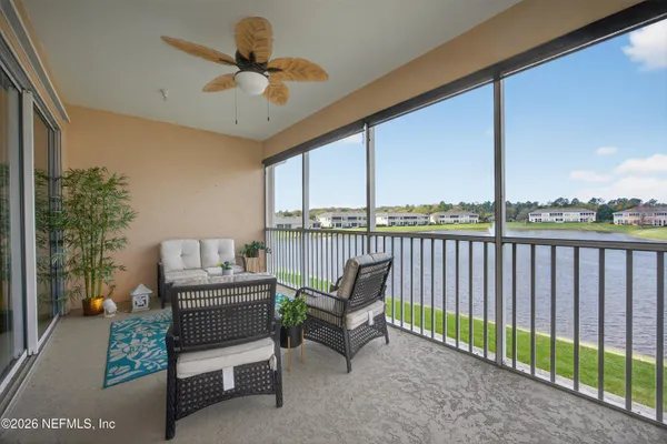 Property Slideshow image 3 of 40 | 11811 surfbird cir 7f, Jacksonville, FL, 32256