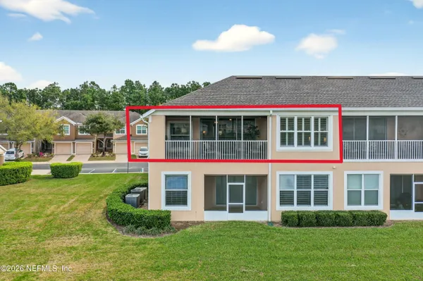 Property Slideshow image 2 of 40 | 11811 surfbird cir 7f, Jacksonville, FL, 32256