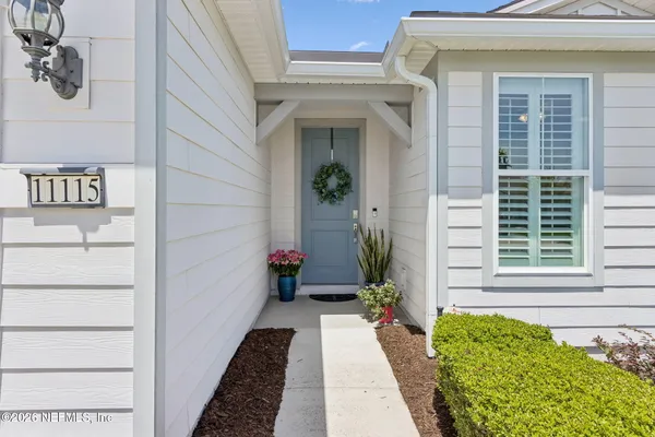 Property Slideshow image 2 of 47 | 11115 kentworth way, Jacksonville, FL, 32256