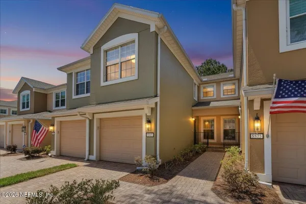 Property Slideshow image 3 of 47 | 8521 little swift cir 34d, Jacksonville, FL, 32256
