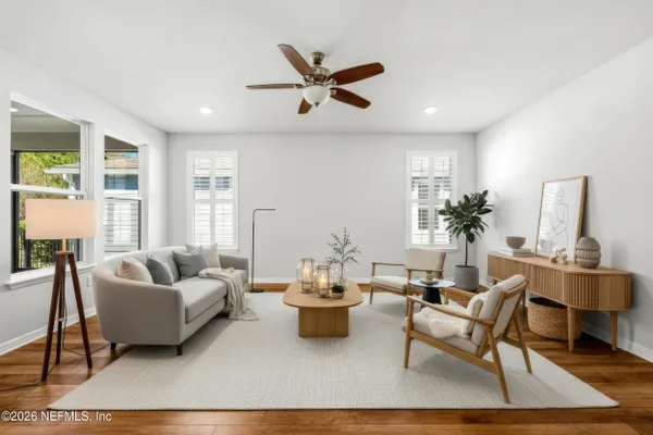 Property Slideshow image 2 of 27 | 10988 kentworth way, Jacksonville, FL, 32256