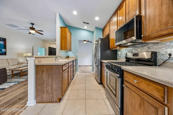 Property Slideshow image 3 of 51 | 9015 tropical bend cir, Jacksonville, FL, 32256