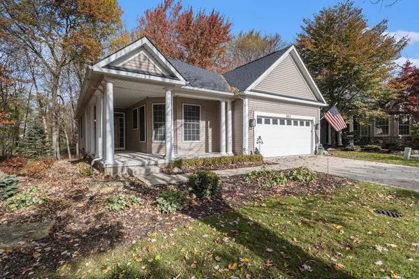 Property Slideshow image 3 of 29 | 3640 camden ct, Auburn Hills, MI, 48326