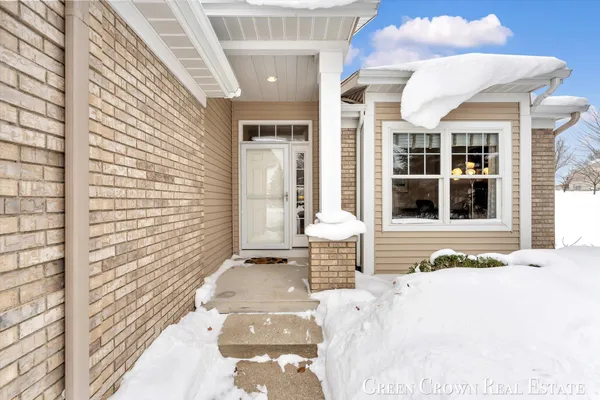 Property Slideshow image 2 of 60 | 2540 mcbrayer ct se # 51, Caledonia, MI, 49316