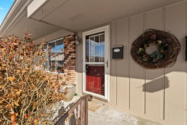 Property Slideshow image 2 of 25 | 25140 potomac dr 3, Southlyoncity_oakland, MI, 48178
