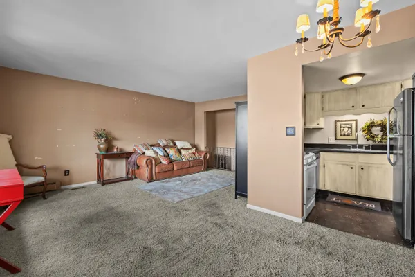Property Slideshow image 3 of 25 | 25140 potomac dr 3, Southlyoncity_oakland, MI, 48178