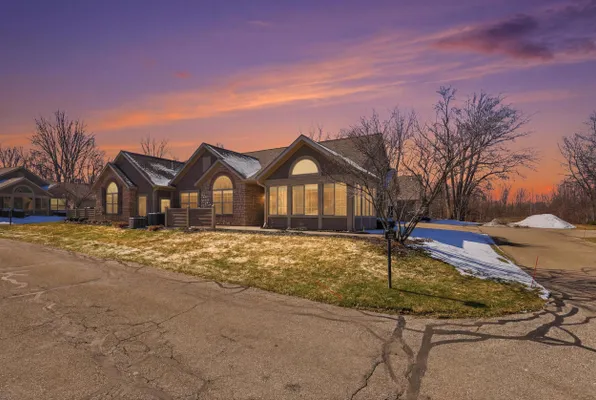 Property Slideshow image 2 of 32 | 5315 fawn creek dr, Wyoming, MI, 49418