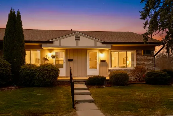 Property Slideshow image 2 of 24 | 25225 potomac dr 8, South Lyon, MI, 48178