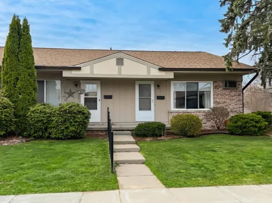 Property Slideshow image 3 of 24 | 25225 potomac dr 8, South Lyon, MI, 48178