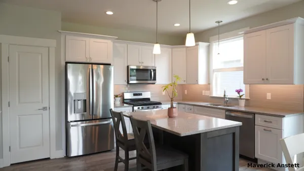 Property Slideshow image 3 of 21 | 5917 gleneagle trl, Georgetownchartertownship_ottawa, MI, 49426