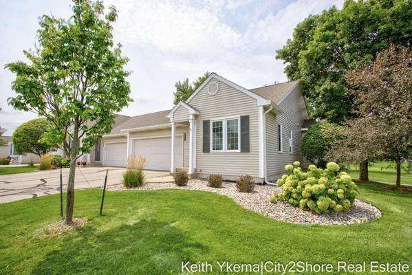 Property Slideshow image 2 of 56 | 6185 gleneagle highlands dr, Hudsonville, MI, 49426