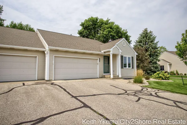 Property Slideshow image 3 of 56 | 6185 gleneagle highlands dr, Hudsonville, MI, 49426