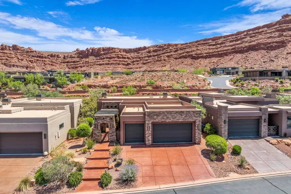 Property Slideshow image 3 of 42 | 2139 w cougar rock cir 182, St George, UT, 84770