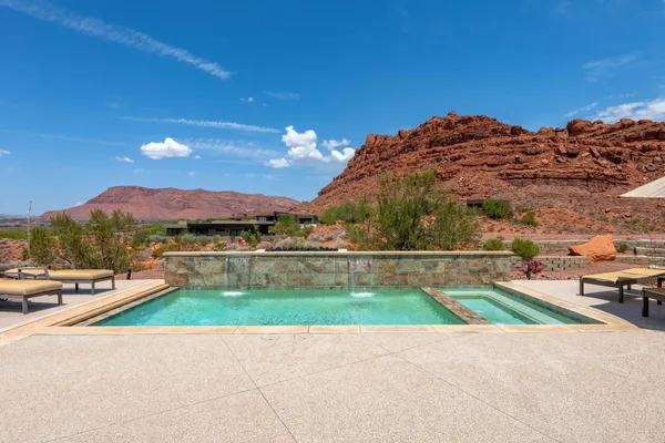 Property Slideshow image 2 of 60 | 1978 w cougar rock cir, St George, UT, 84770