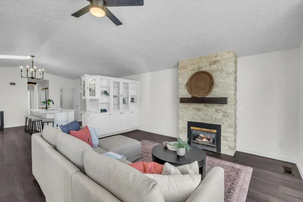 Property Slideshow image 2 of 17 | 1331 n dixie downs rd unit 100, St George, UT, 84770