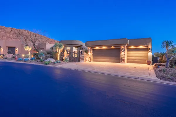 Property Slideshow image 3 of 83 | 3052 n snow canyon pkwy 8, St George, UT, 84770