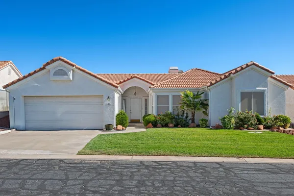 Property Slideshow image 2 of 28 | 39 n valley view dr unit 81, St George, UT, 84770