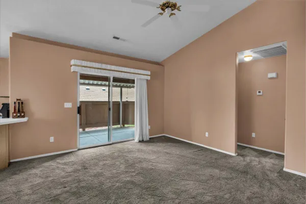 Property Slideshow image 3 of 22 | 210 n mall dr apt 46, St George, UT, 84790