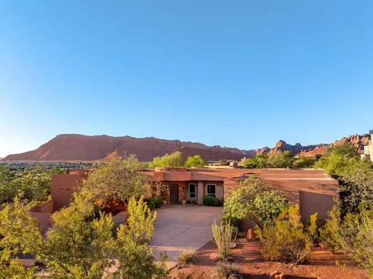Property Slideshow image 3 of 48 | 2226 w lomaki cir, St George, UT, 84770