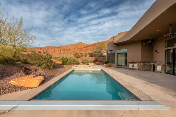 Property Slideshow image 2 of 29 | 3052 n snow canyon pkwy unit 205, St George, UT, 84770