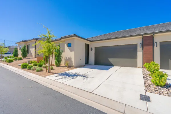 Property Slideshow image 2 of 50 | 1137 w grayson dr, St George, UT, 84790