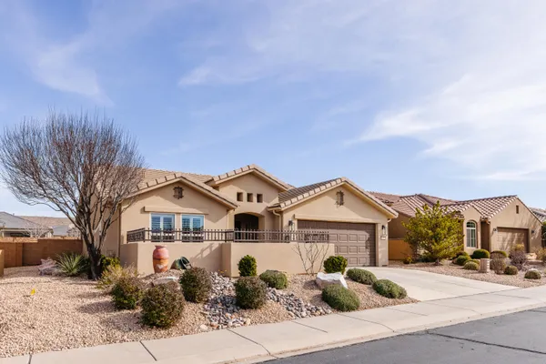 Property Slideshow image 2 of 38 | 4727 high park dr, St George, UT, 84790