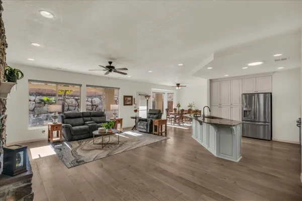 Property Slideshow image 2 of 21 | 1425 w wild sage dr, St George, UT, 84790