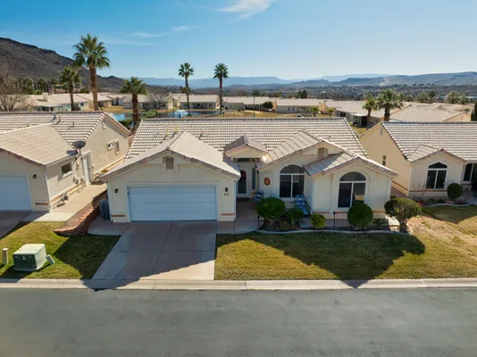 Property Slideshow image 2 of 48 | 225 n valley view dr 45, St George, UT, 84770