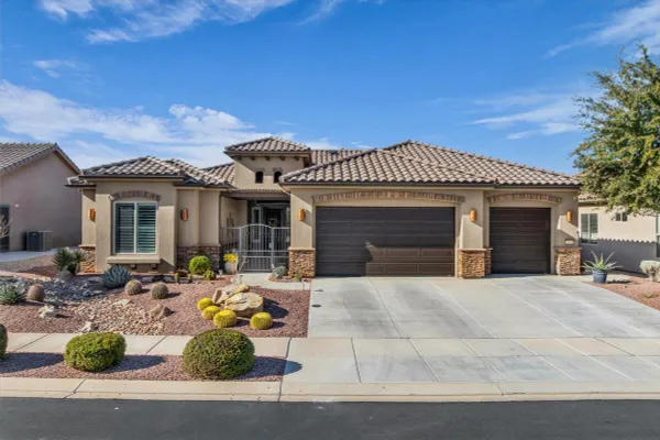 Property Slideshow image 2 of 53 | 1376 w garnet ridge dr, St George, UT, 84790