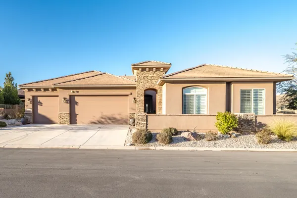 Property Slideshow image 2 of 62 | 4898 s heatherglen dr, St George, UT, 84790
