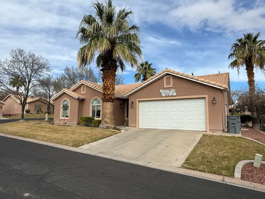 Property Slideshow image 2 of 29 | 210 n mall dr apt 115, St George, UT, 84790