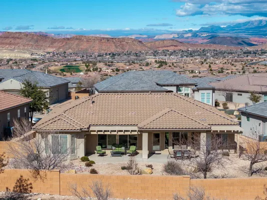 Property Slideshow image 2 of 27 | 1427 w grapevine dr, St George, UT, 84790