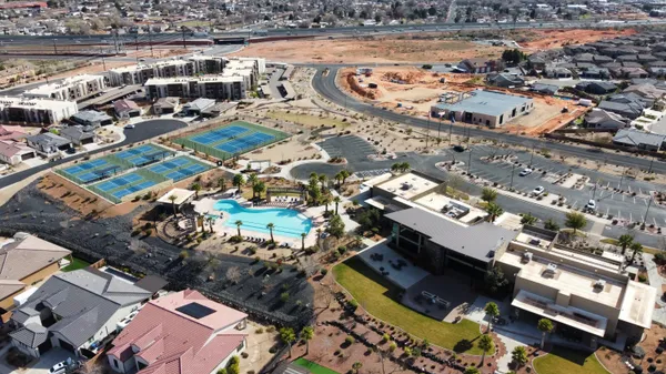 Property Slideshow image 3 of 45 | 82 w camino borde, Washington, UT, 84780