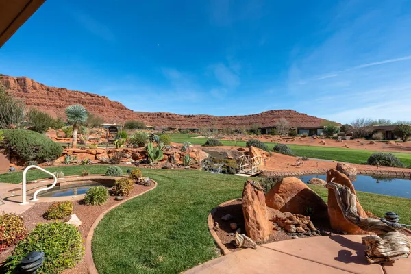 Property Slideshow image 2 of 44 | 2405 w entrada trl 69, St George, UT, 84770