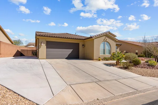 Property Slideshow image 3 of 45 | 1114 n via, Washington, UT, 84780