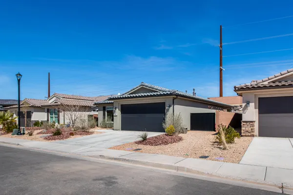 Property Slideshow image 3 of 43 | 416 w camino borde, Washington, UT, 84780