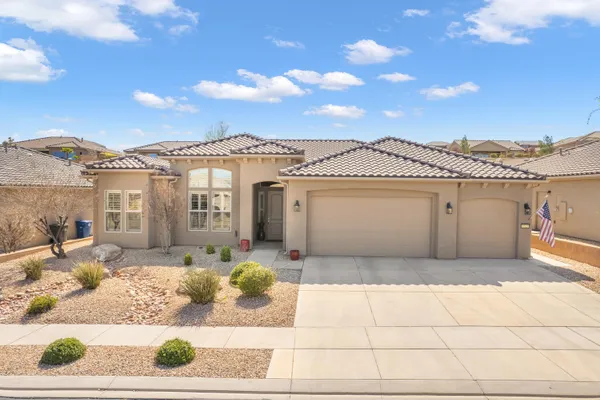 Property Slideshow image 2 of 51 | 1525 w garnet ridge dr, St George, UT, 84790