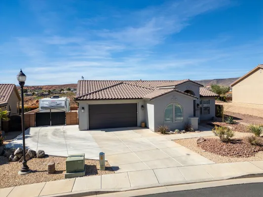 Property Slideshow image 2 of 42 | 701 n millcreek springs dr, Washington, UT, 84780