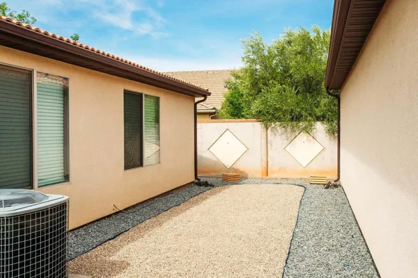 Property Slideshow image 3 of 18 | 1331 n dixie downs rd 72, St George, UT, 84770