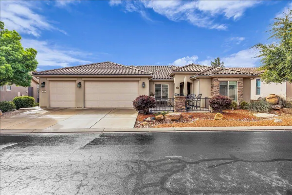 Property Slideshow image 2 of 42 | 1539 w heatherglen dr, St George, UT, 84790