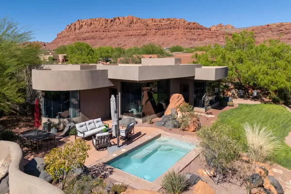 Property Slideshow image 2 of 35 | 2331 w entrada trl 85, St George, UT, 84770