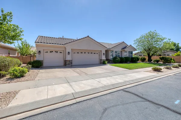 Property Slideshow image 3 of 35 | 1629 w wonderstone dr, St George, UT, 84790