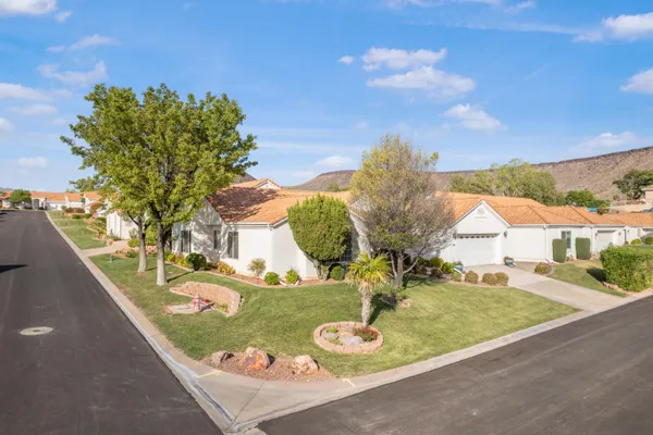 Property Slideshow image 3 of 35 | 39 n valley view dr 70, St George, UT, 84770