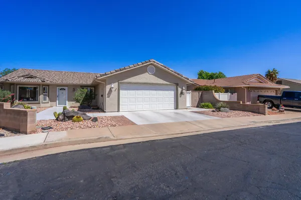 Property Slideshow image 3 of 68 | 617 s 285 e 15, Ivins, UT, 84738