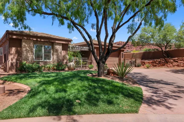 Property Slideshow image 3 of 35 | 2255 n tuweap dr 44, St George, UT, 84770