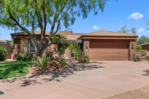 Property Slideshow image 2 of 35 | 2255 n tuweap dr 44, St George, UT, 84770