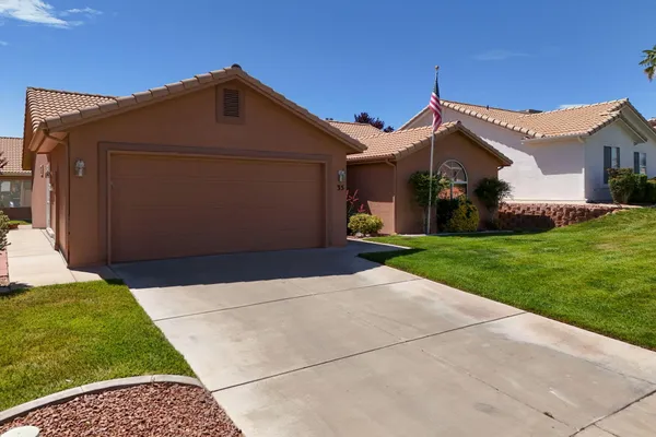 Property Slideshow image 3 of 27 | 210 n mall dr 35, St George, UT, 84790
